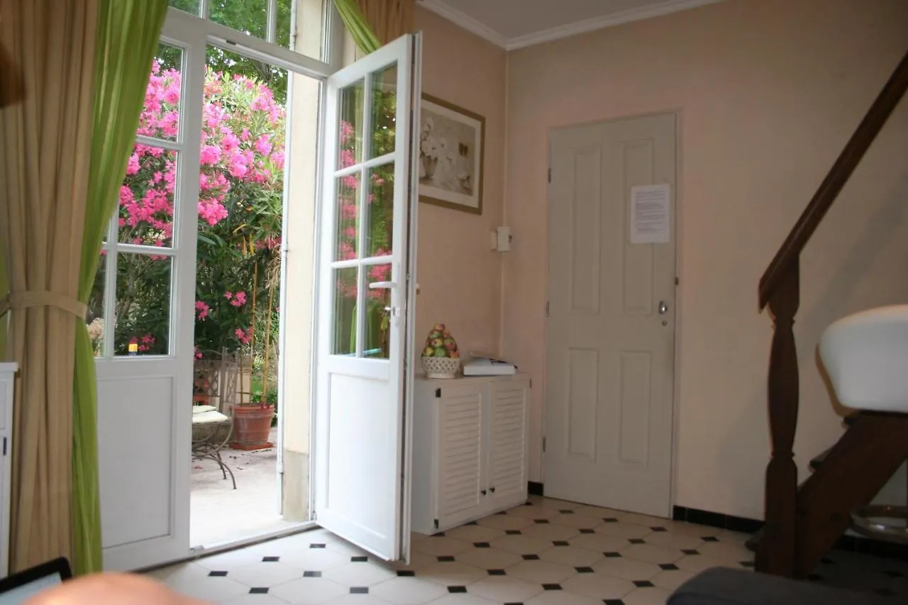 Aparthotel Le Petit Palais Maisonnette Awinion